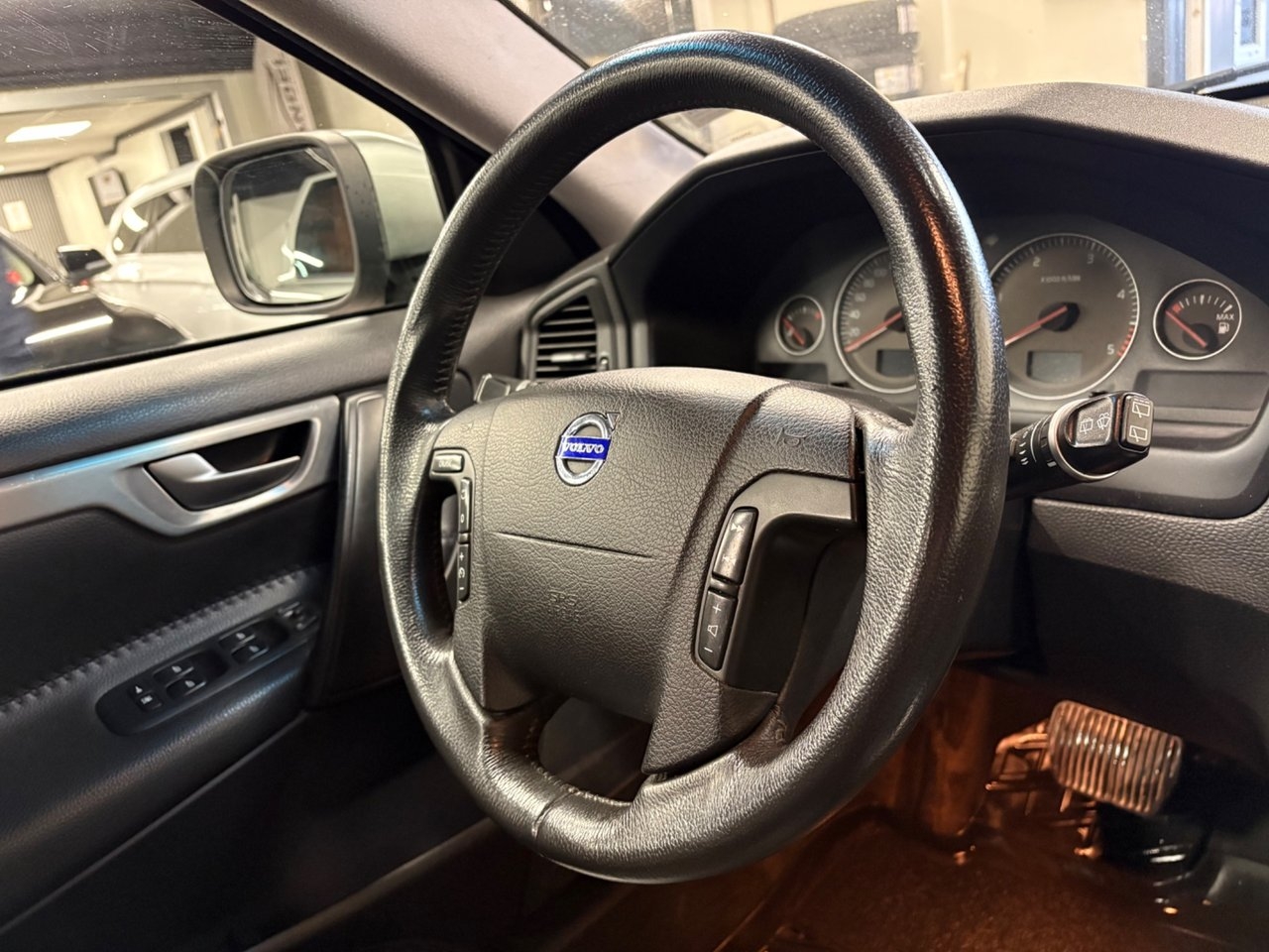Volvo XC70 D5 Momentum 2007, kuva 6/10