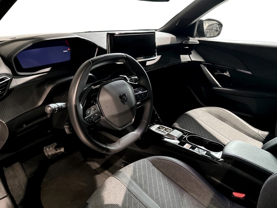 Peugeot 2008 1.2 Hybrid 145 Allure 2025, photo 4/10