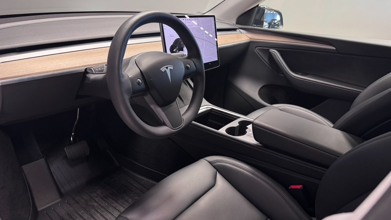 Tesla Model Y 2023, bild 7/10