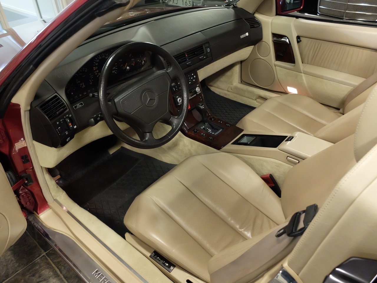 Mercedes-Benz SL 320 1995, photo 6/10
