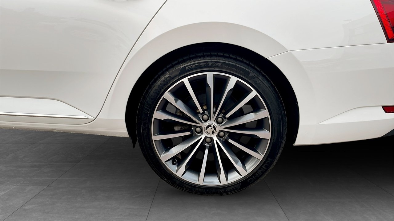 Skoda Superb 2020, bild 6/10