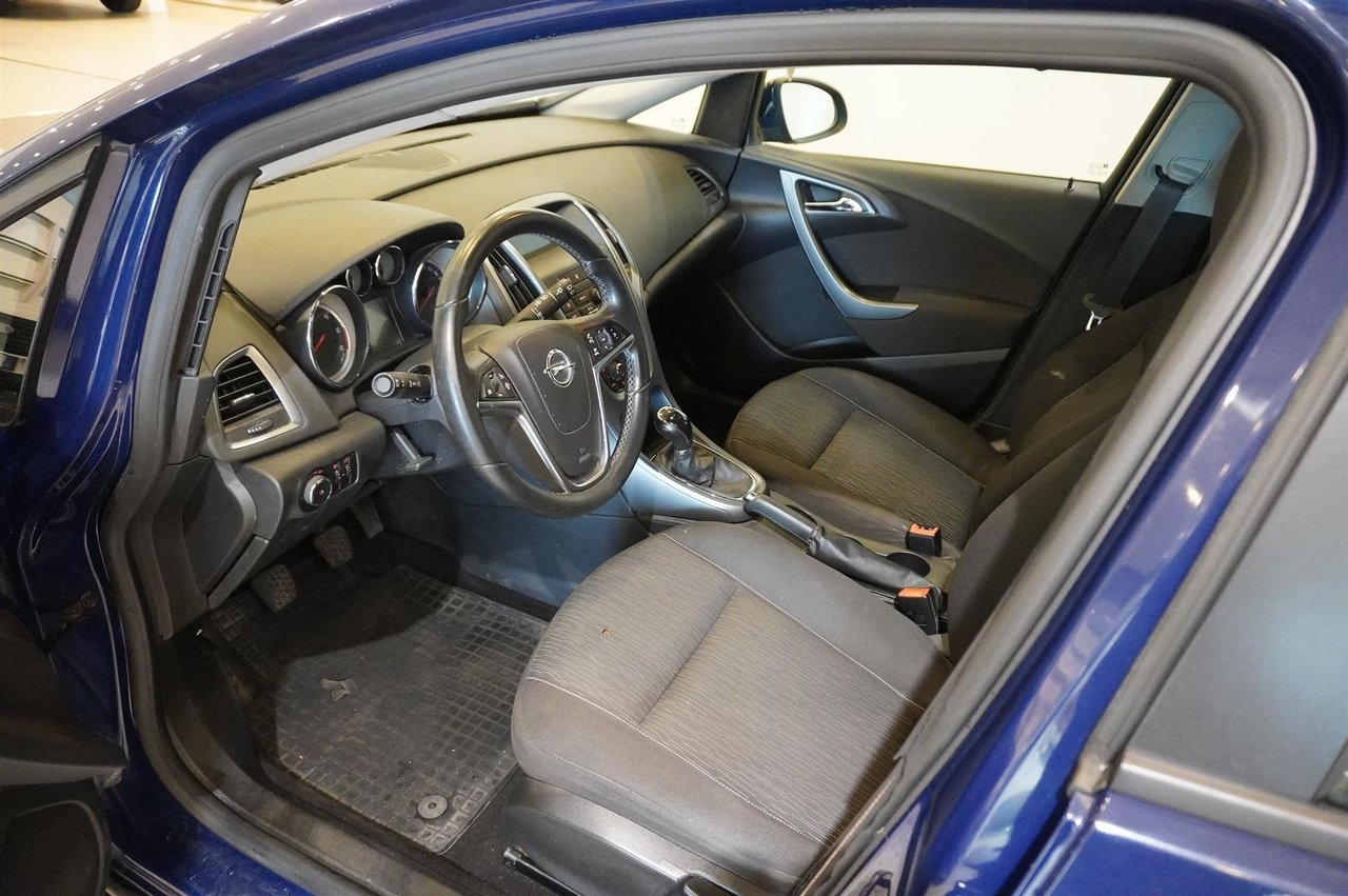 Opel Astra 2013, bild 7/10