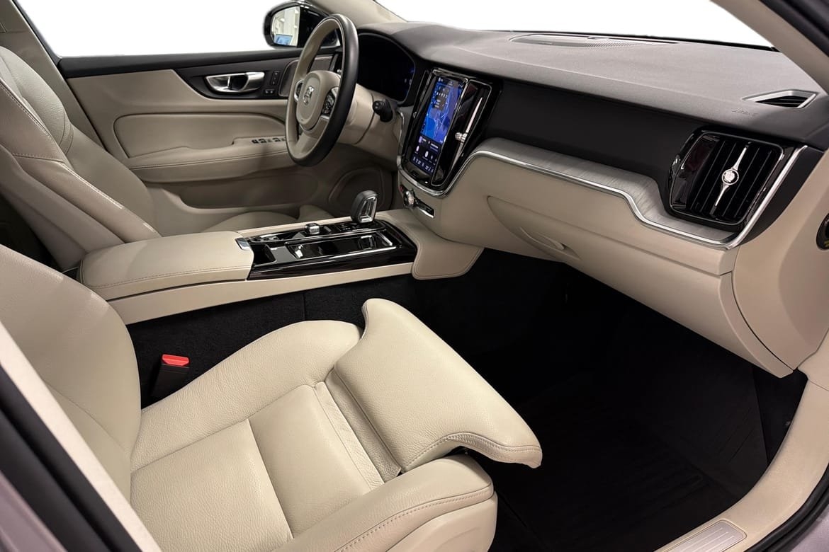 Volvo V60 T6 Plus Dark Nordic 2026, bild 7/10