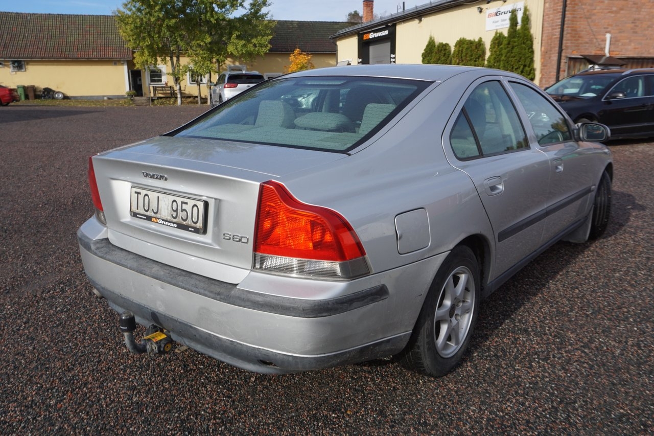 Volvo S60 2.4 2002, kuva 3/6