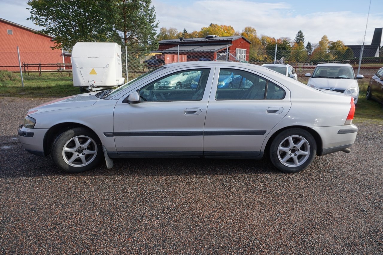 Volvo S60 2.4 2002, kuva 4/6