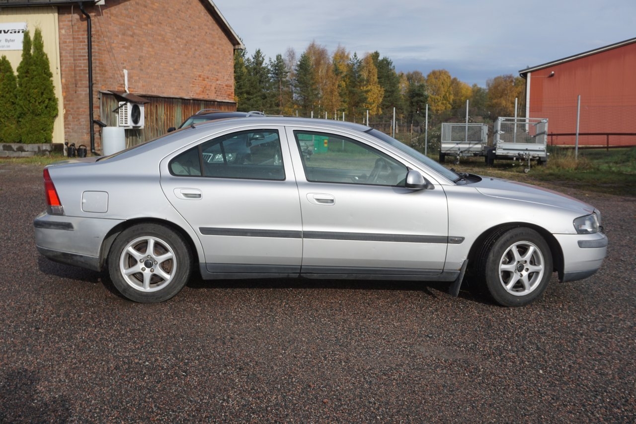 Volvo S60 2.4 2002, kuva 2/6