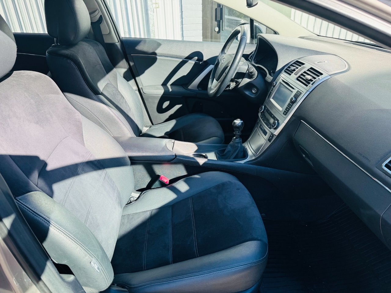 Toyota Avensis 2015, bild 5/10