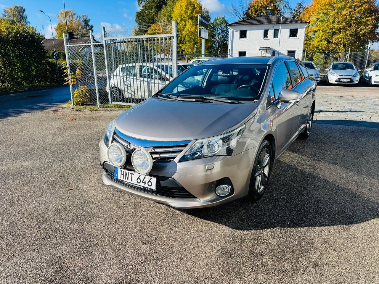 Toyota Avensis 2015, bild 2/10