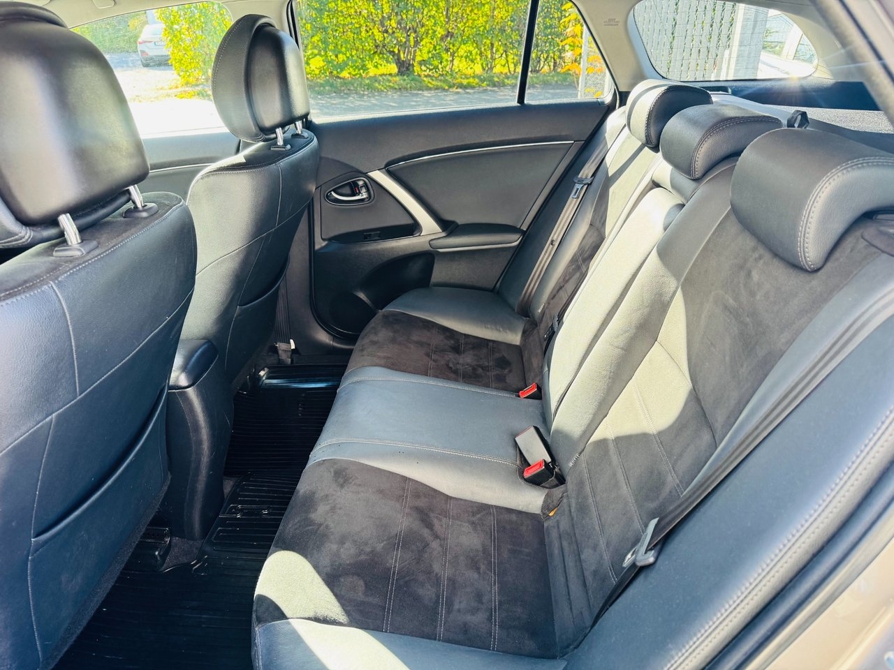 Toyota Avensis 2015, bild 7/10