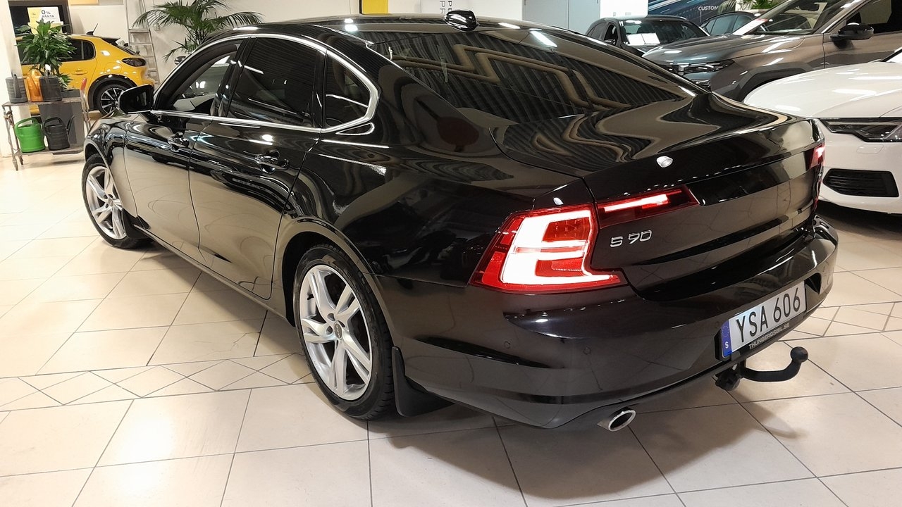 Volvo S90 D4 2018, kuva 5/10