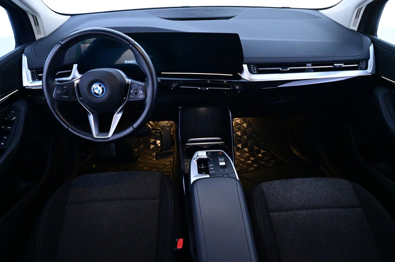 BMW 225e 2024, kuva 6/10
