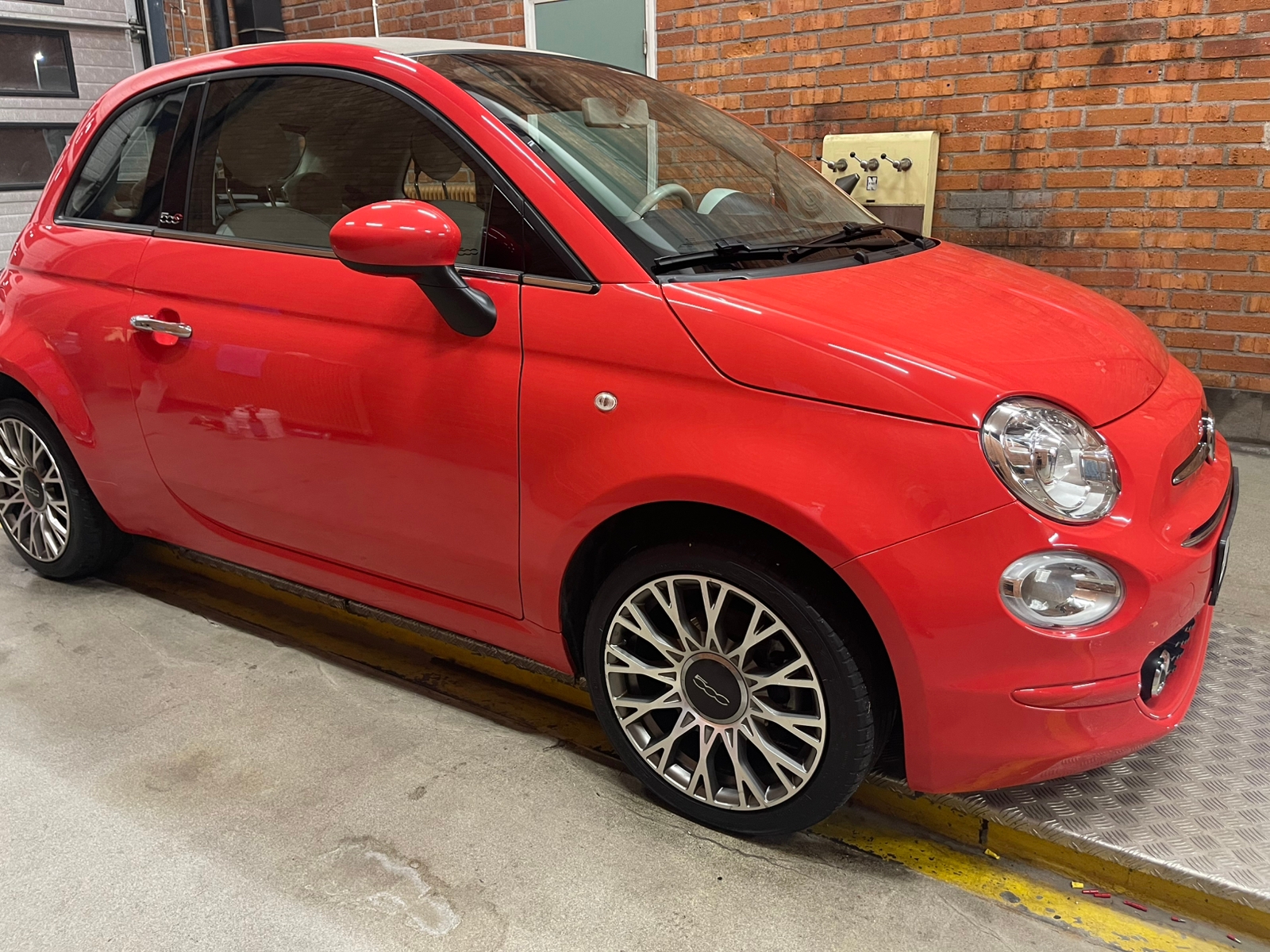 Fiat 500C 1.2 8V Manuell 2019, bild 4/10