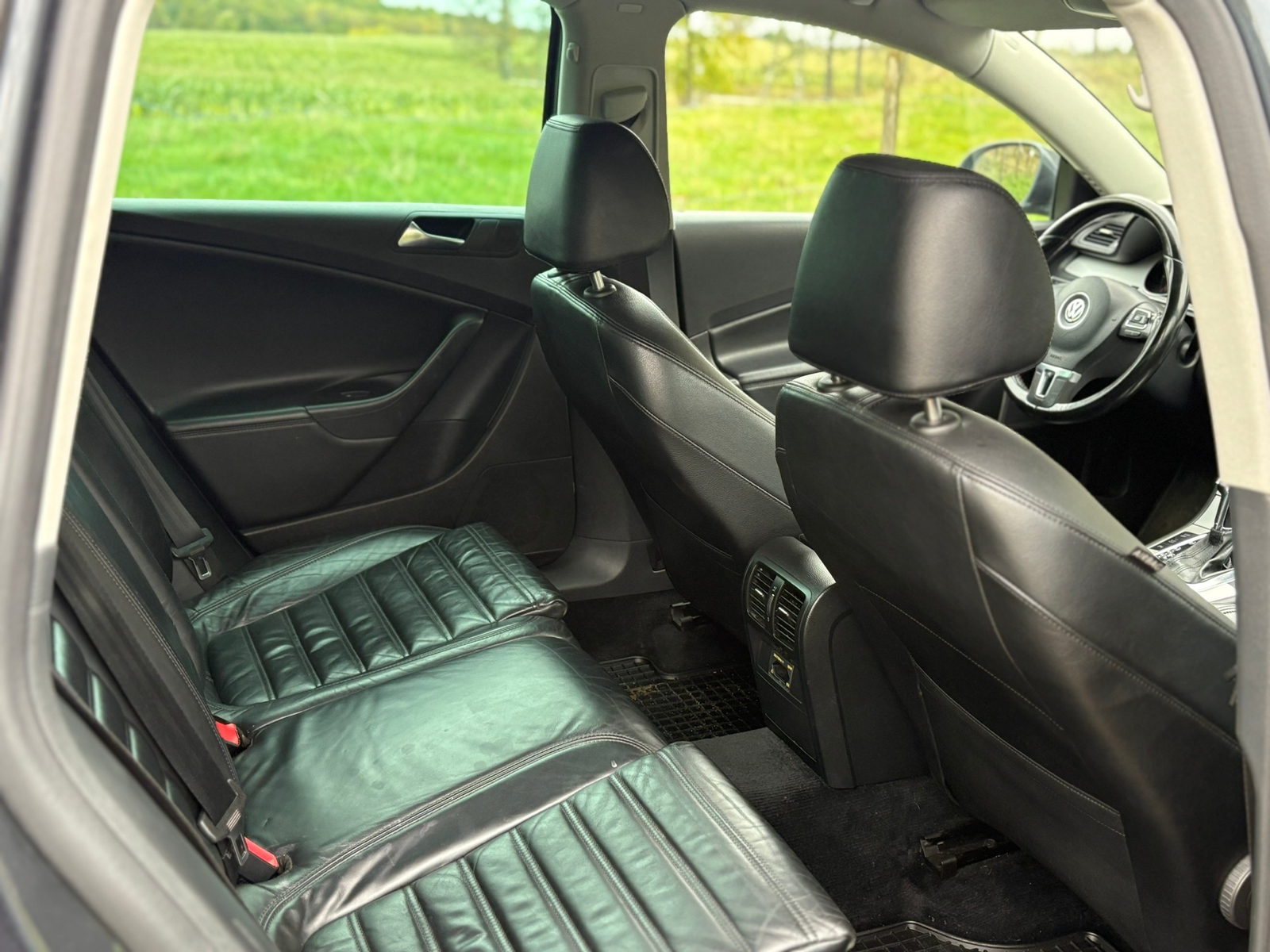 Volkswagen Passat 2010, bild 5/6