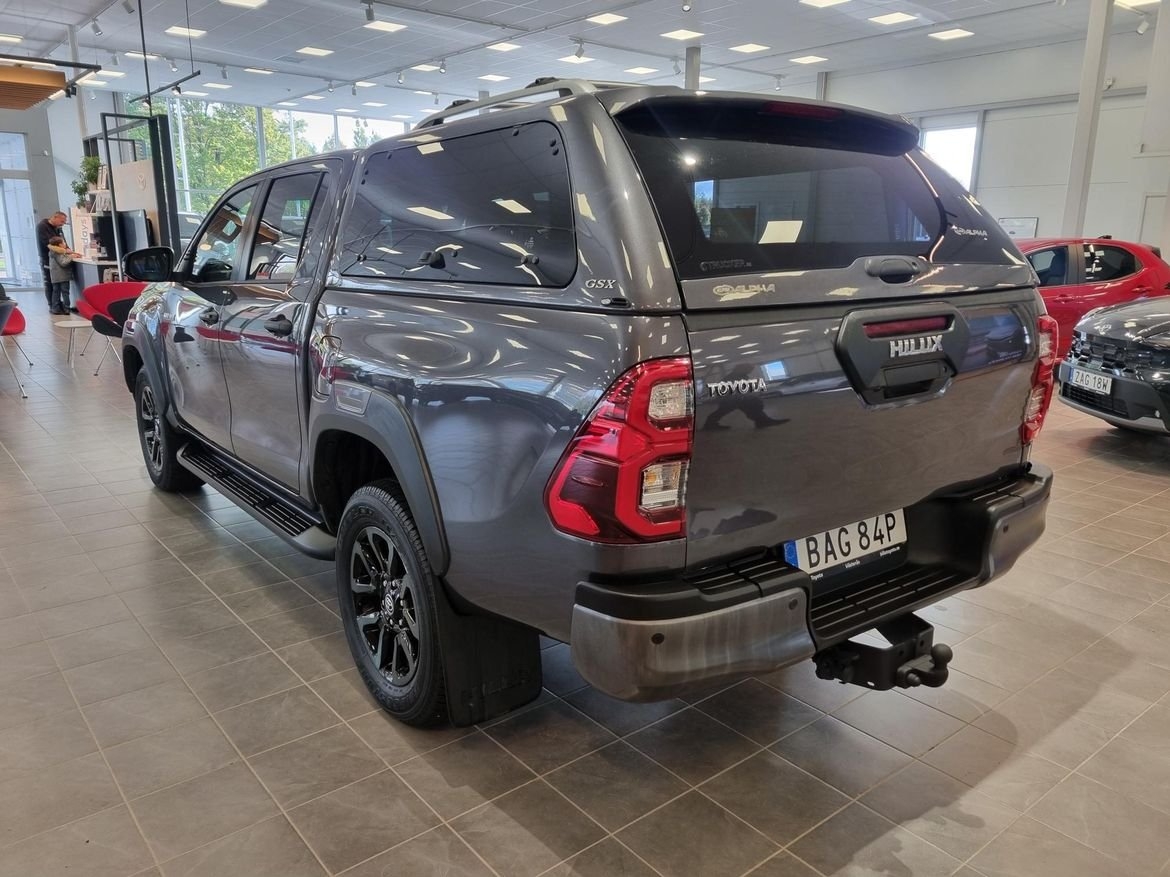 Toyota HiLux Invincible Kåpa Moms 2021, bild 3/10