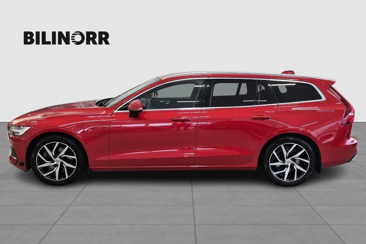 Volvo V60 T6 2022, photo 3/10