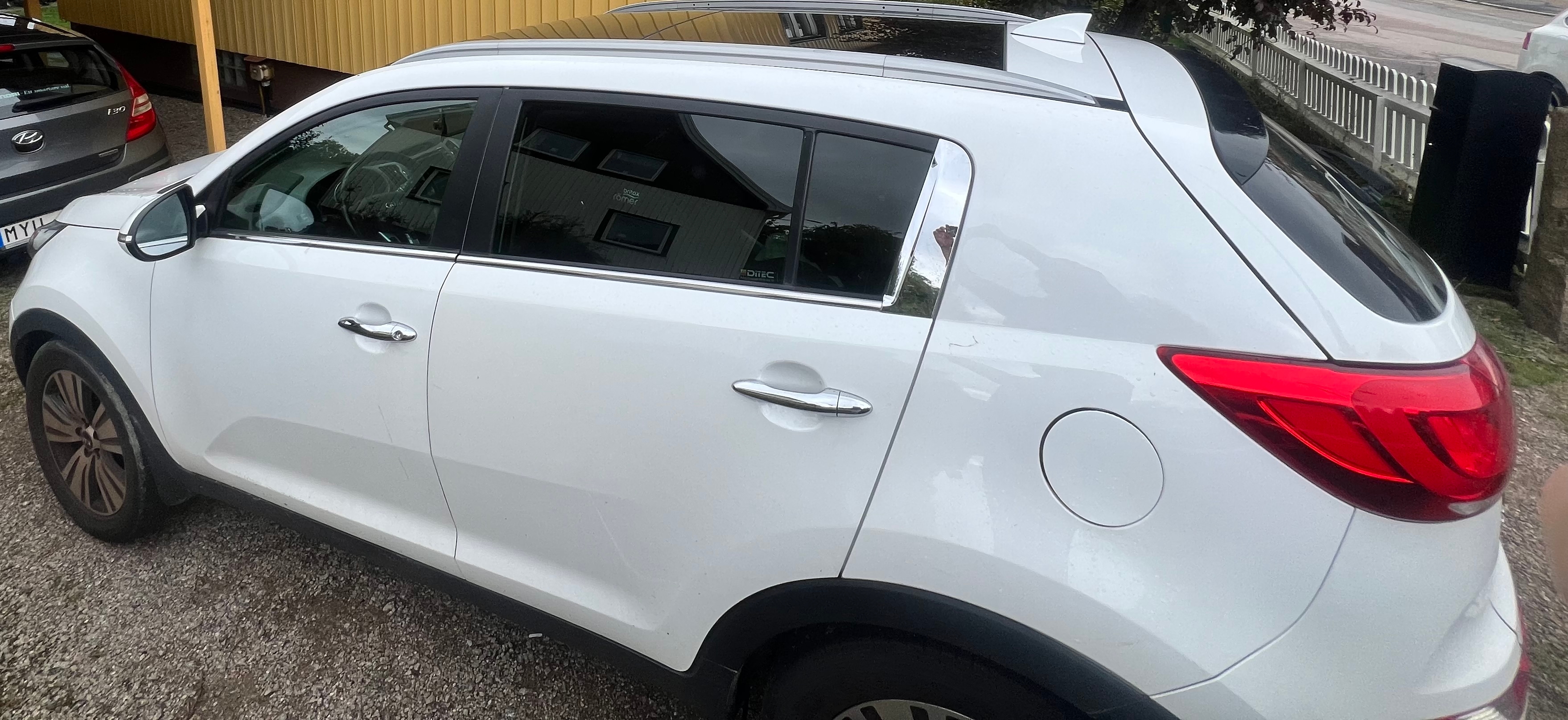 Kia Sportage 1.7 CRDi Manuell 2014, bild 3/10