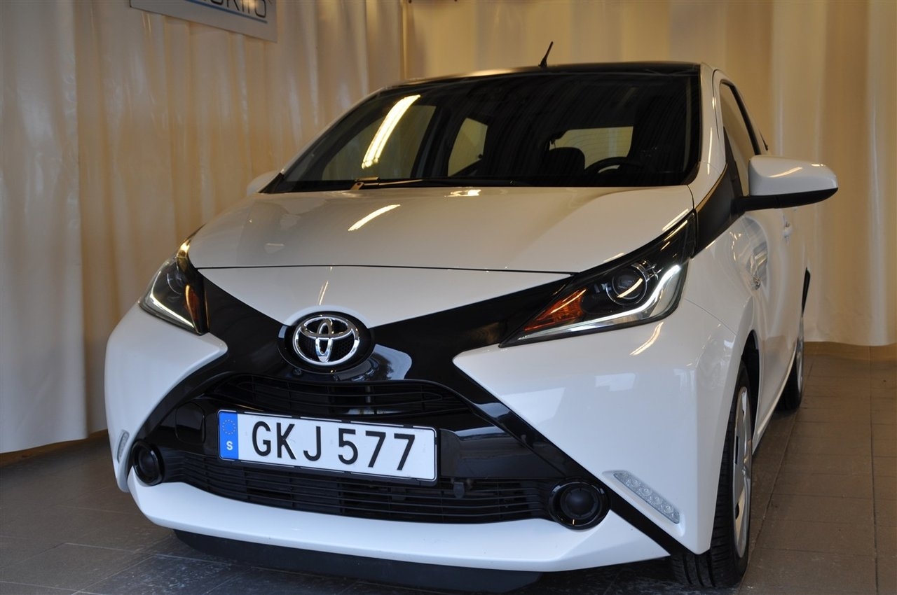 Toyota Aygo X-Play Touch 2016, kuva 2/9