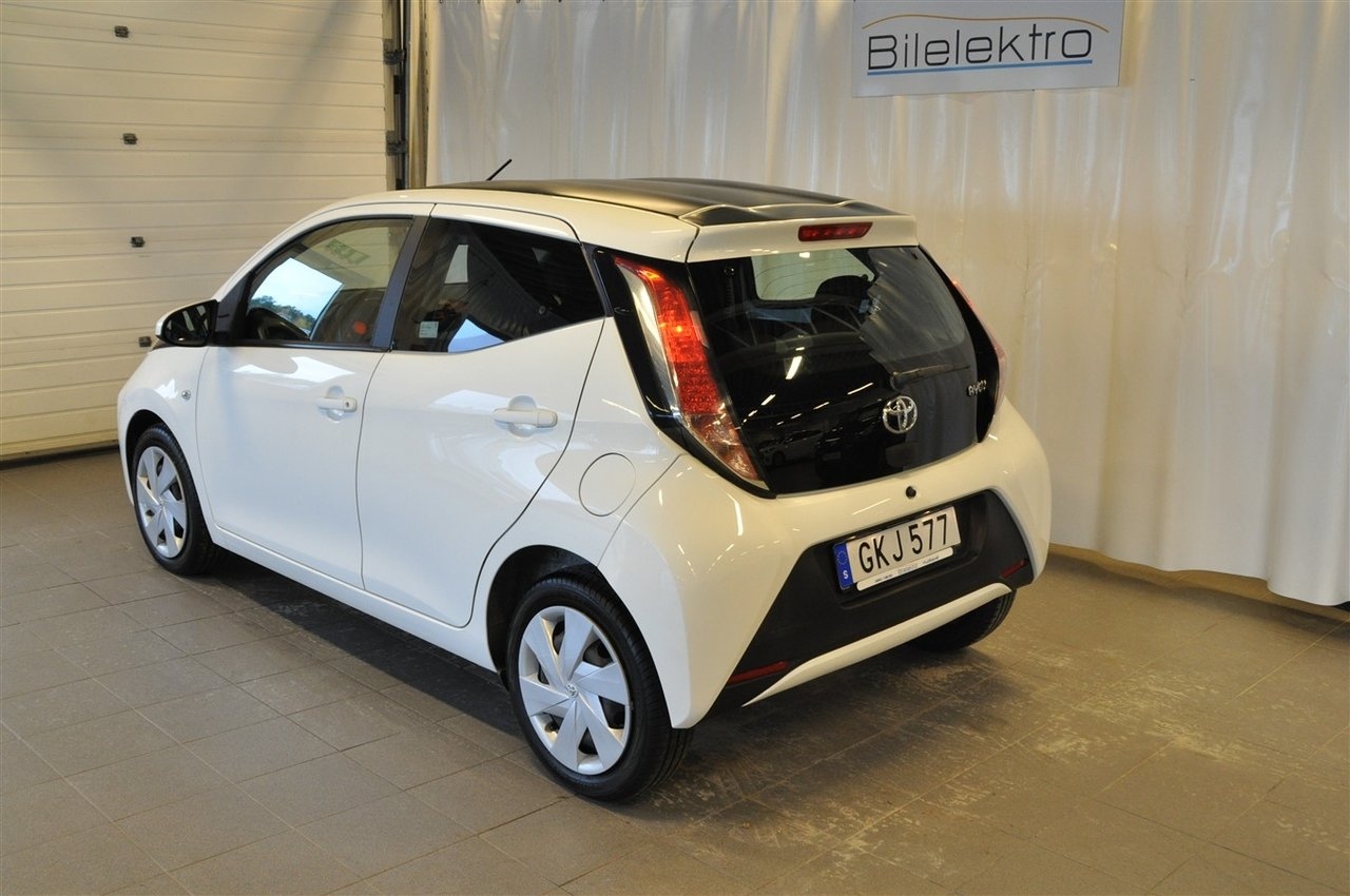Toyota Aygo X-Play Touch 2016, kuva 4/9