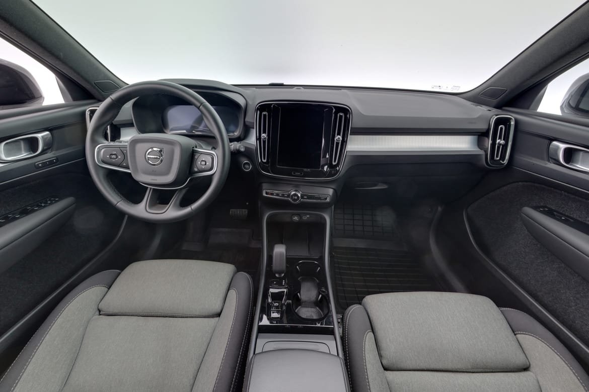 Volvo XC40 B4 FWD Bensin Plus Dark 2025, bild 7/10