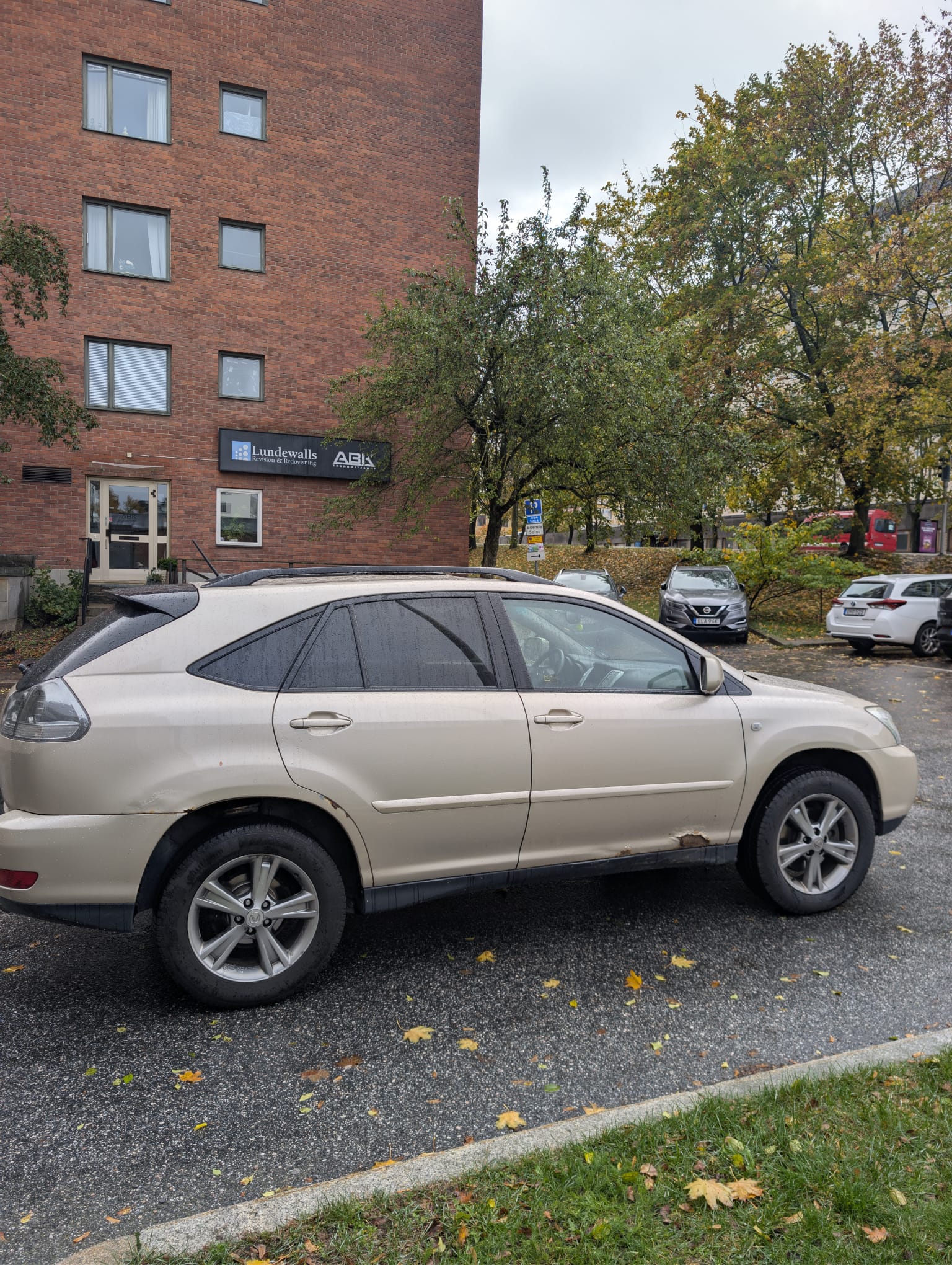 Lexus RX 400h AWD 3.3 V6 AWD CVT 2006, bild 4/10