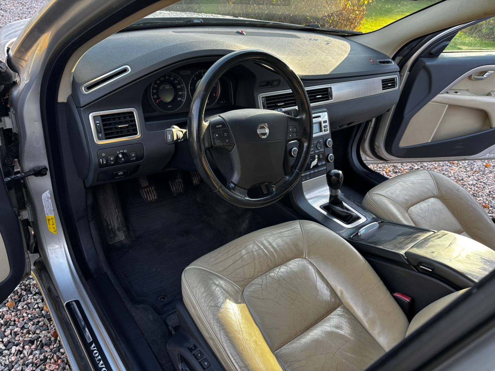Volvo V70 D5 2008, kuva 4/10
