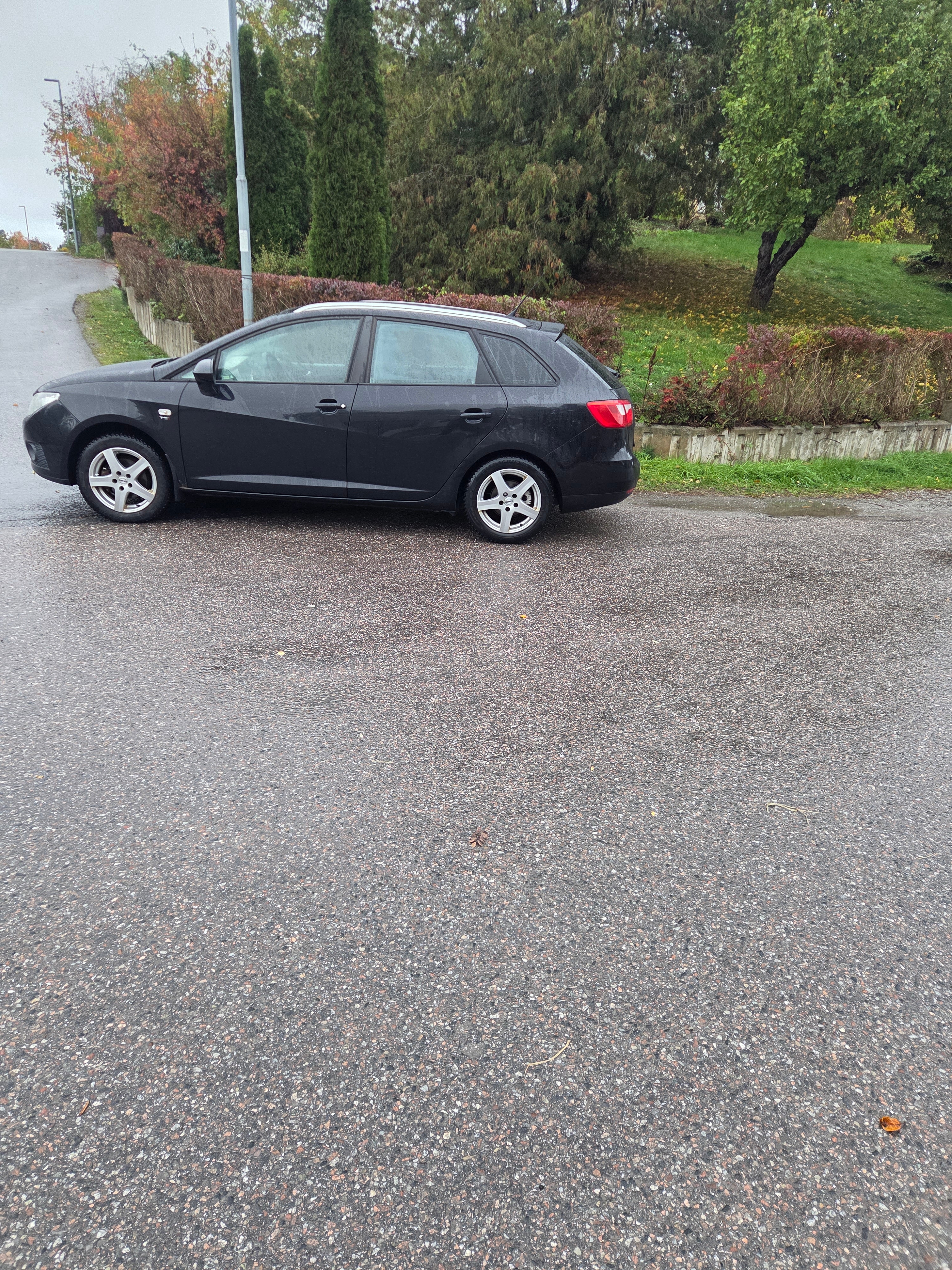 Seat Ibiza ST 1.2 TSI Manuell 2012, bild 2/5