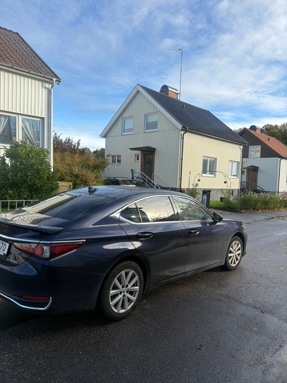 Lexus ES 300h 2.5 E-CVT 2021, bild 3/6