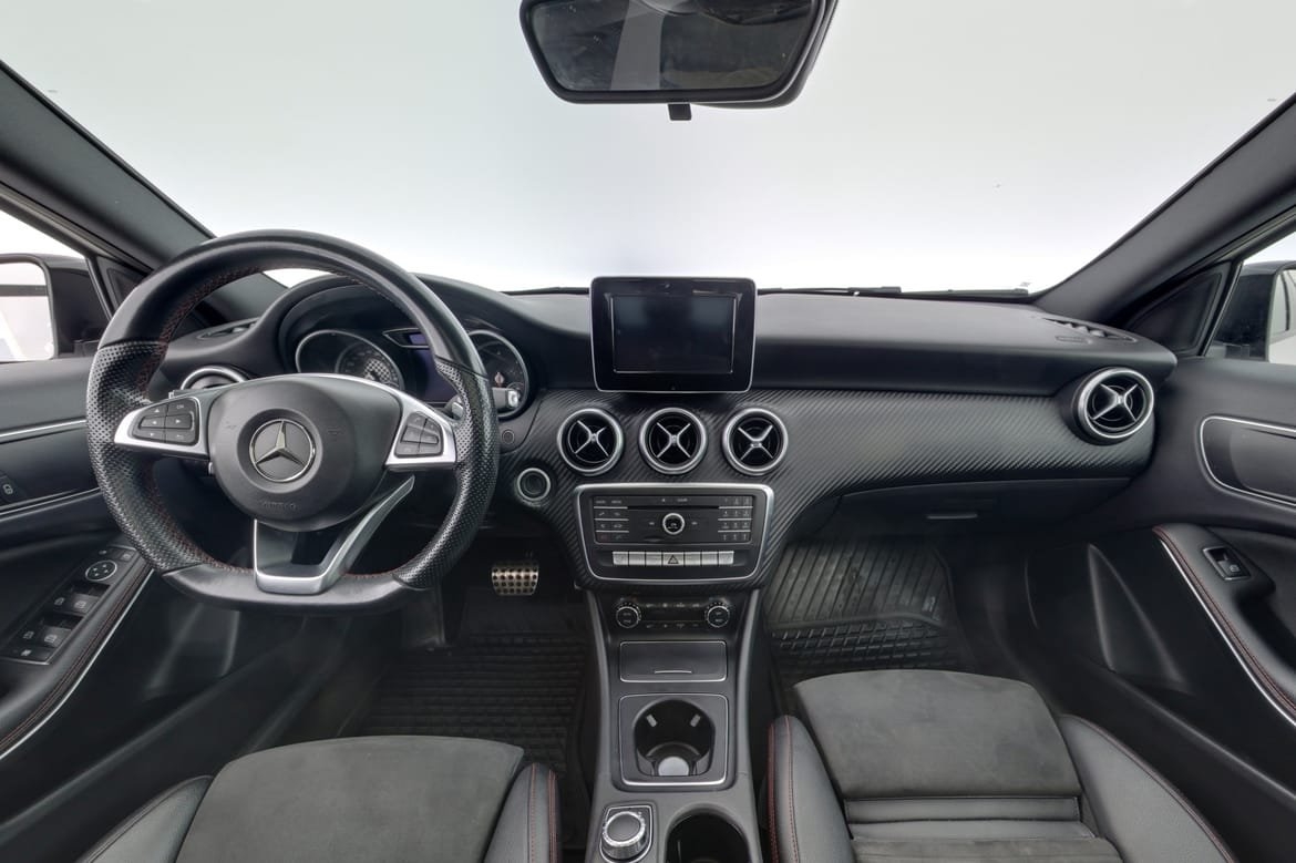 Mercedes-Benz A 180 d 7G DCT AMG LINE 2017, bild 7/10
