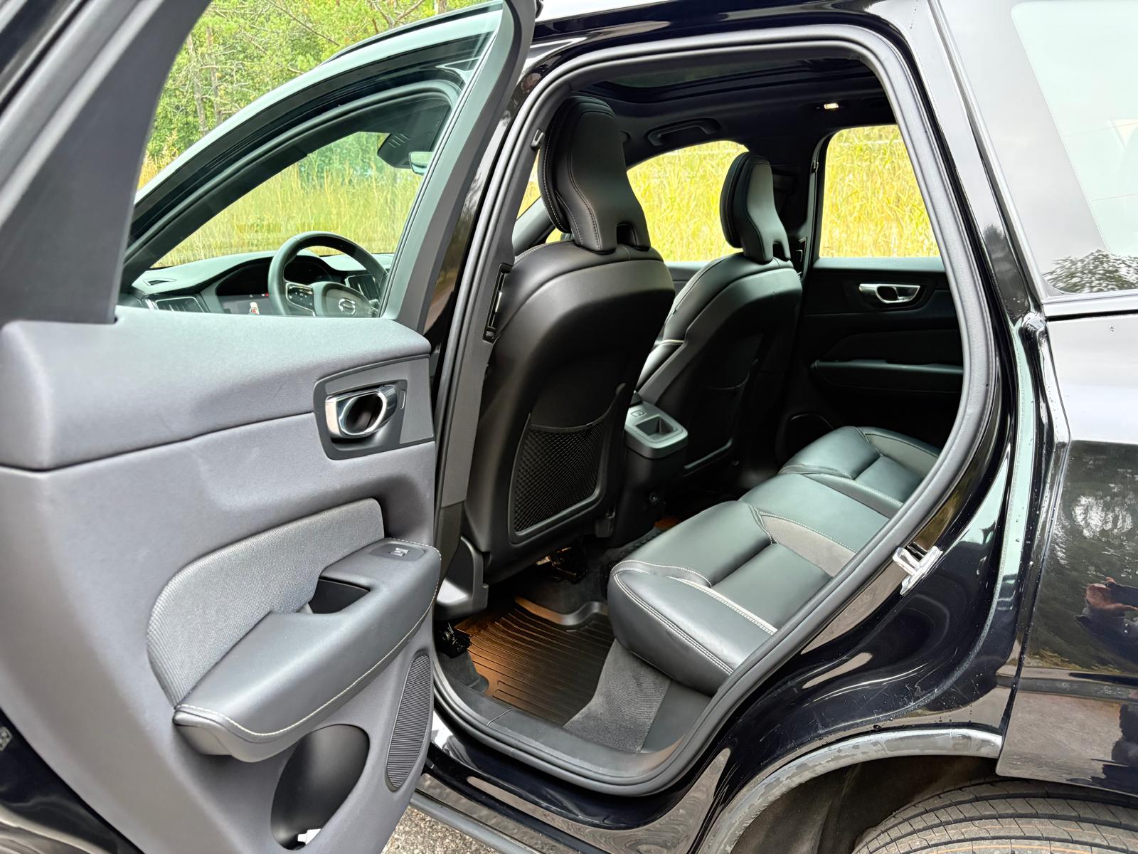 Volvo XC60 B4 R Design 2022, bild 2/10