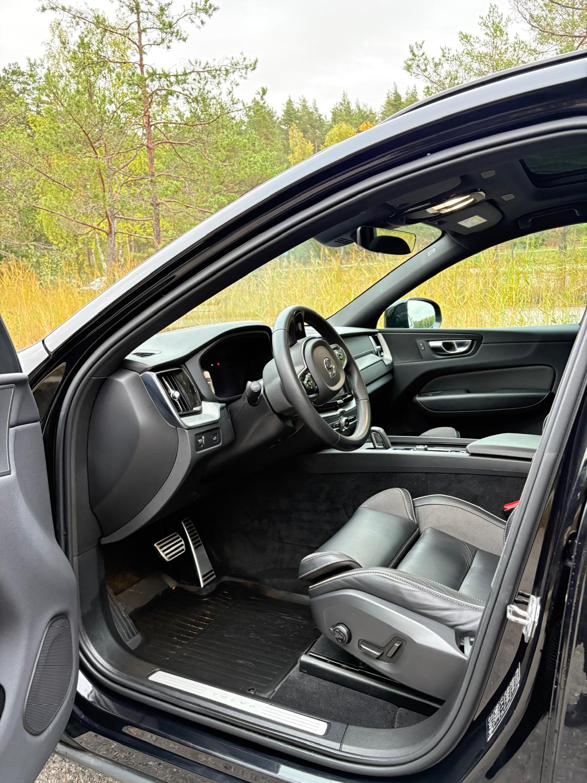 Volvo XC60 B4 R Design 2022, bild 3/10