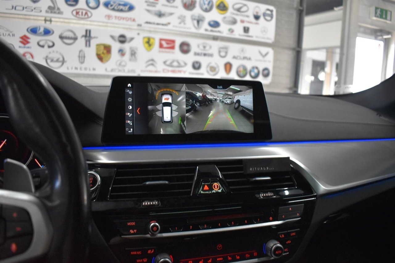 BMW 540i M Sport 2018, photo 10/10