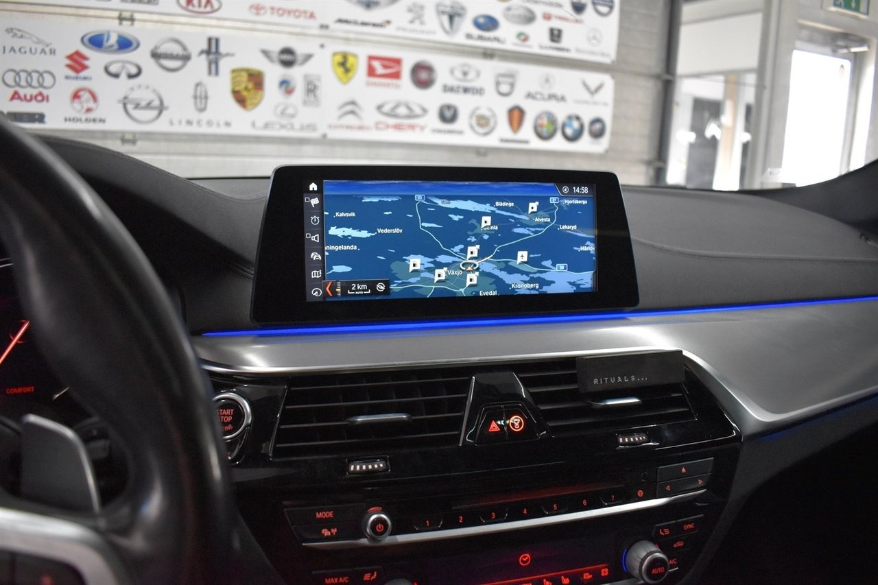 BMW 540i M Sport 2018, photo 9/10