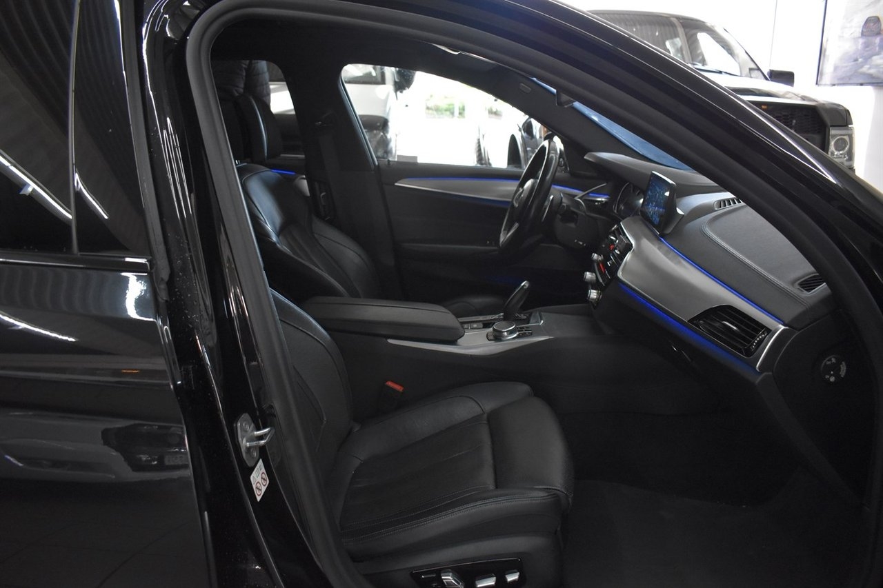 BMW 540i M Sport 2018, photo 6/10