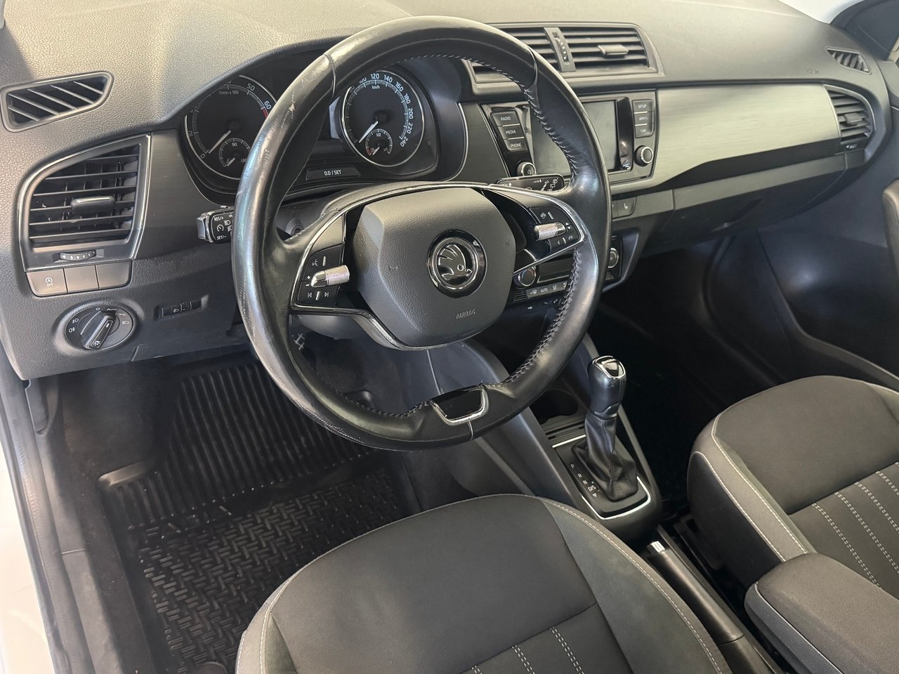 Skoda Fabia Kombi 1.0 TSI AUT STYLE 2021, bild 7/10