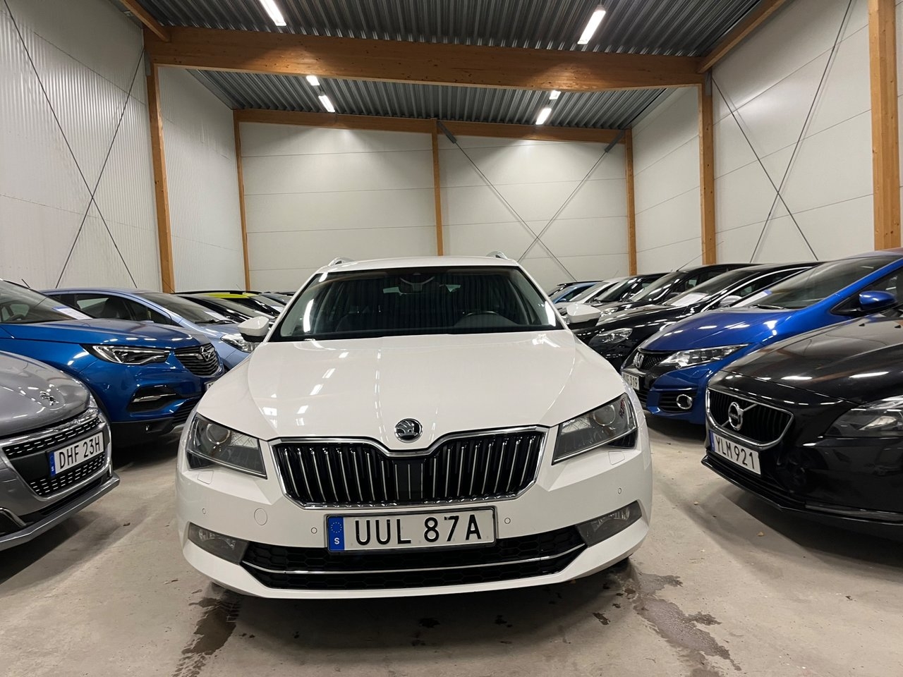 Skoda Superb 2019, bild 7/10