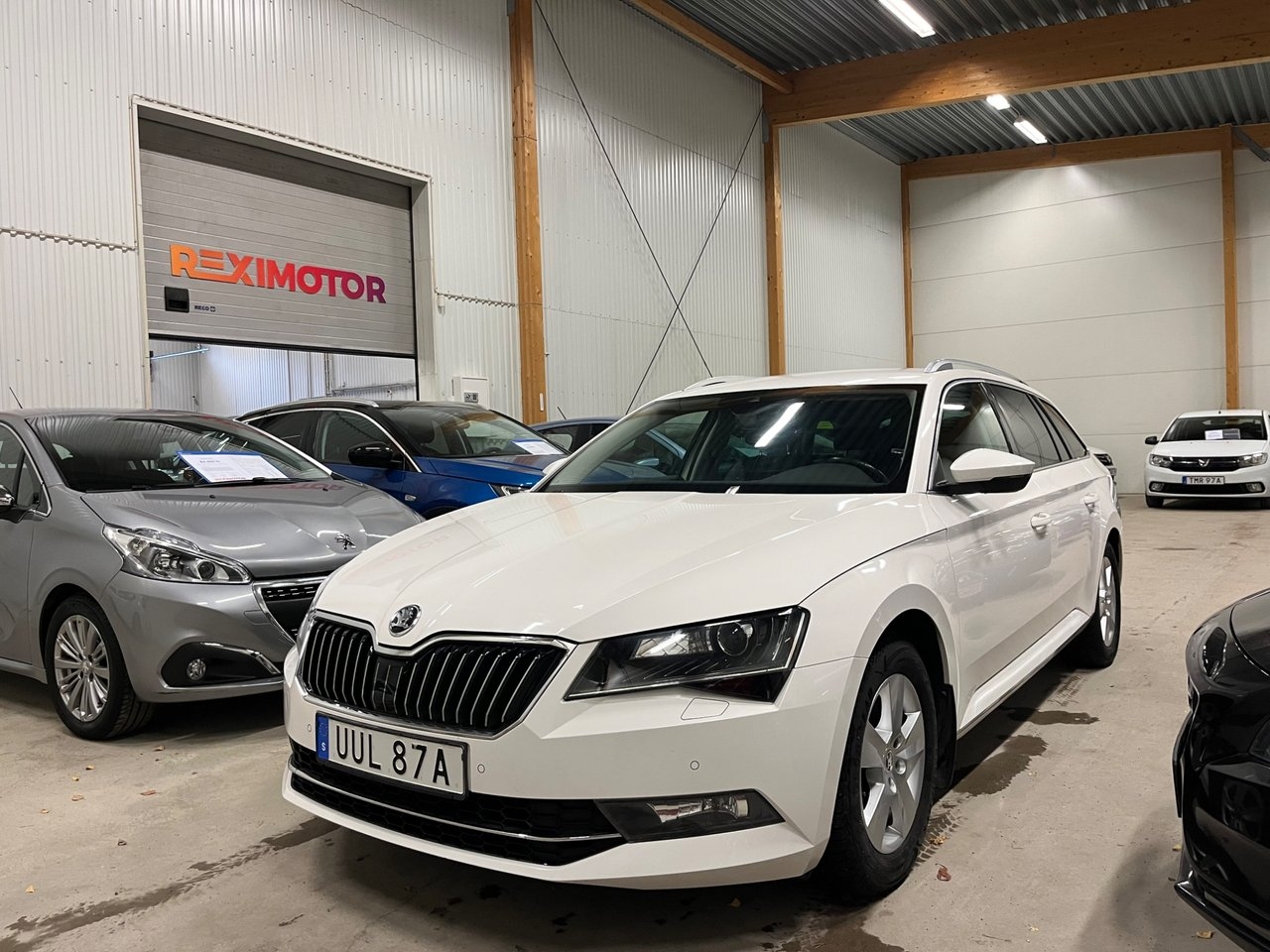 Skoda Superb 2019, bild 6/10
