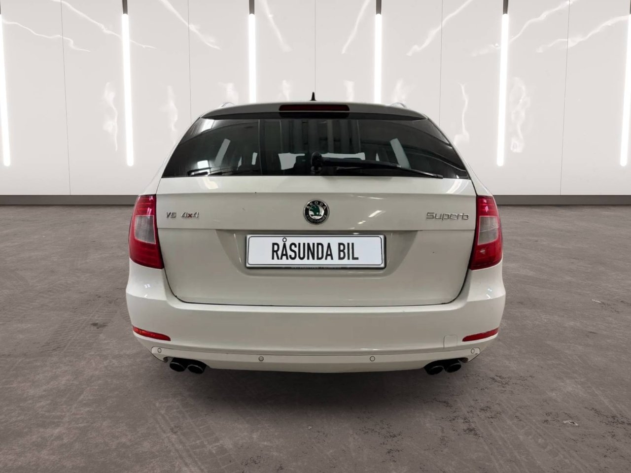 Skoda Superb 2012, bild 6/10