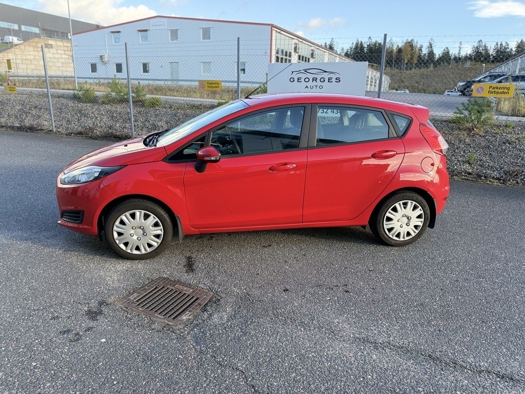 Ford Fiesta 5-dörrar 1.25 Trend Euro 5 2013, bild 2/10