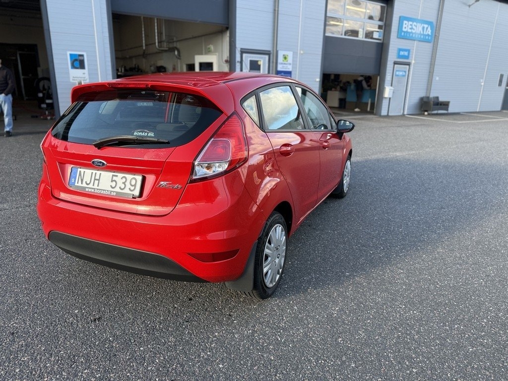Ford Fiesta 5-dörrar 1.25 Trend Euro 5 2013, bild 4/10