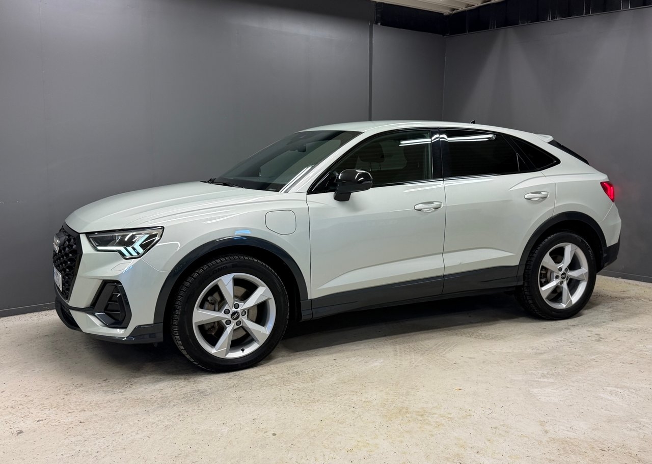 Audi Q3 Sportback 45 TFSI e Cockpit 2022, bild 2/10