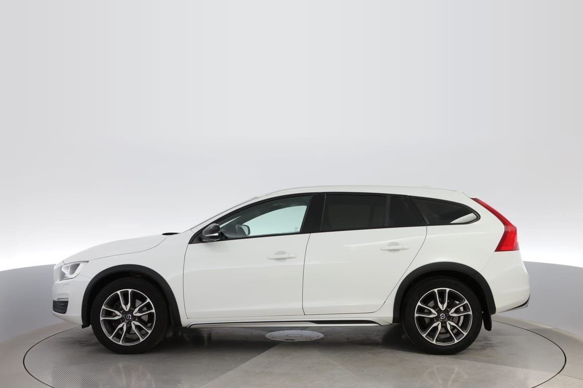 Volvo V60 Cross Country 2018, bild 2/10