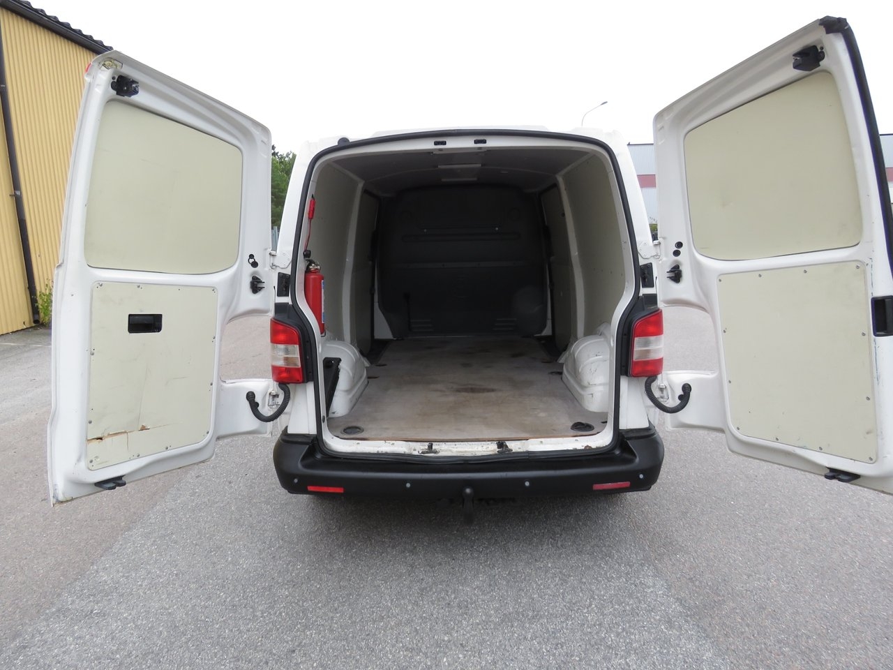 Volkswagen Transporter 2.0 BiTDI 2010, kuva 9/10