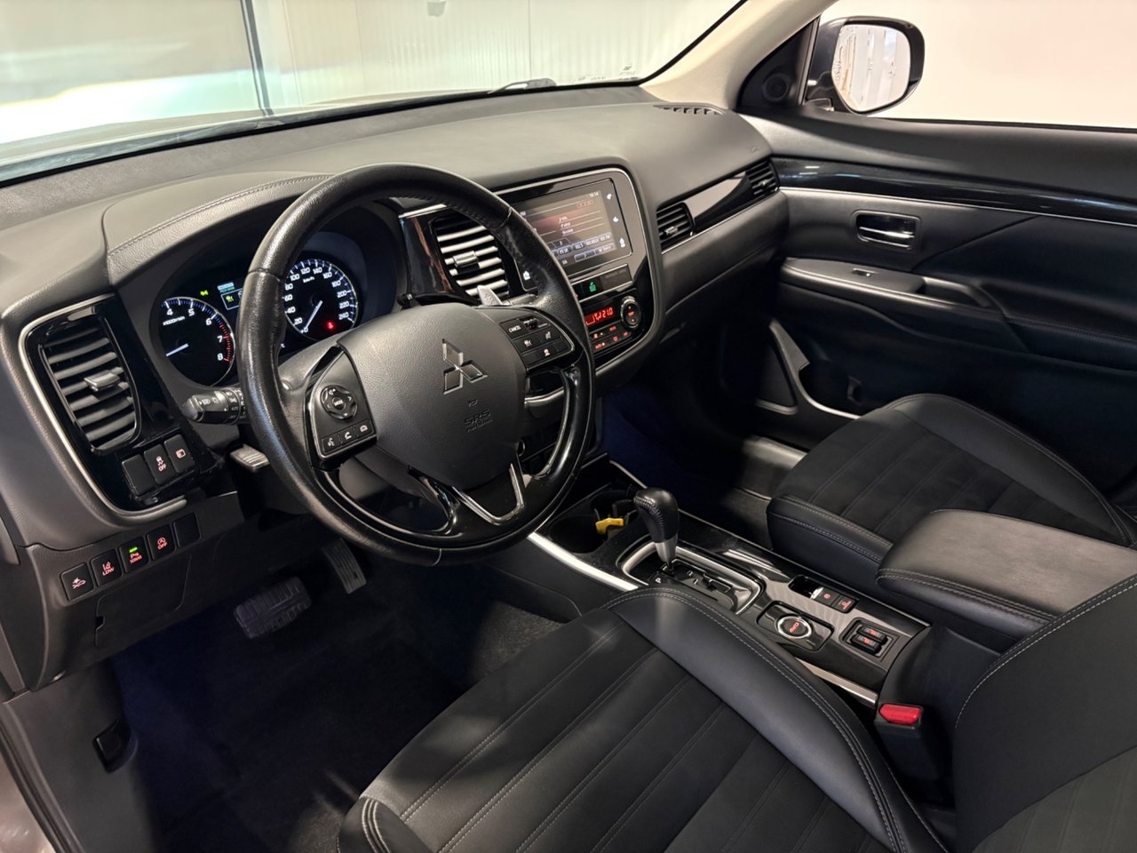 Mitsubishi Outlander 2.0 Comfort 2019, bild 7/10