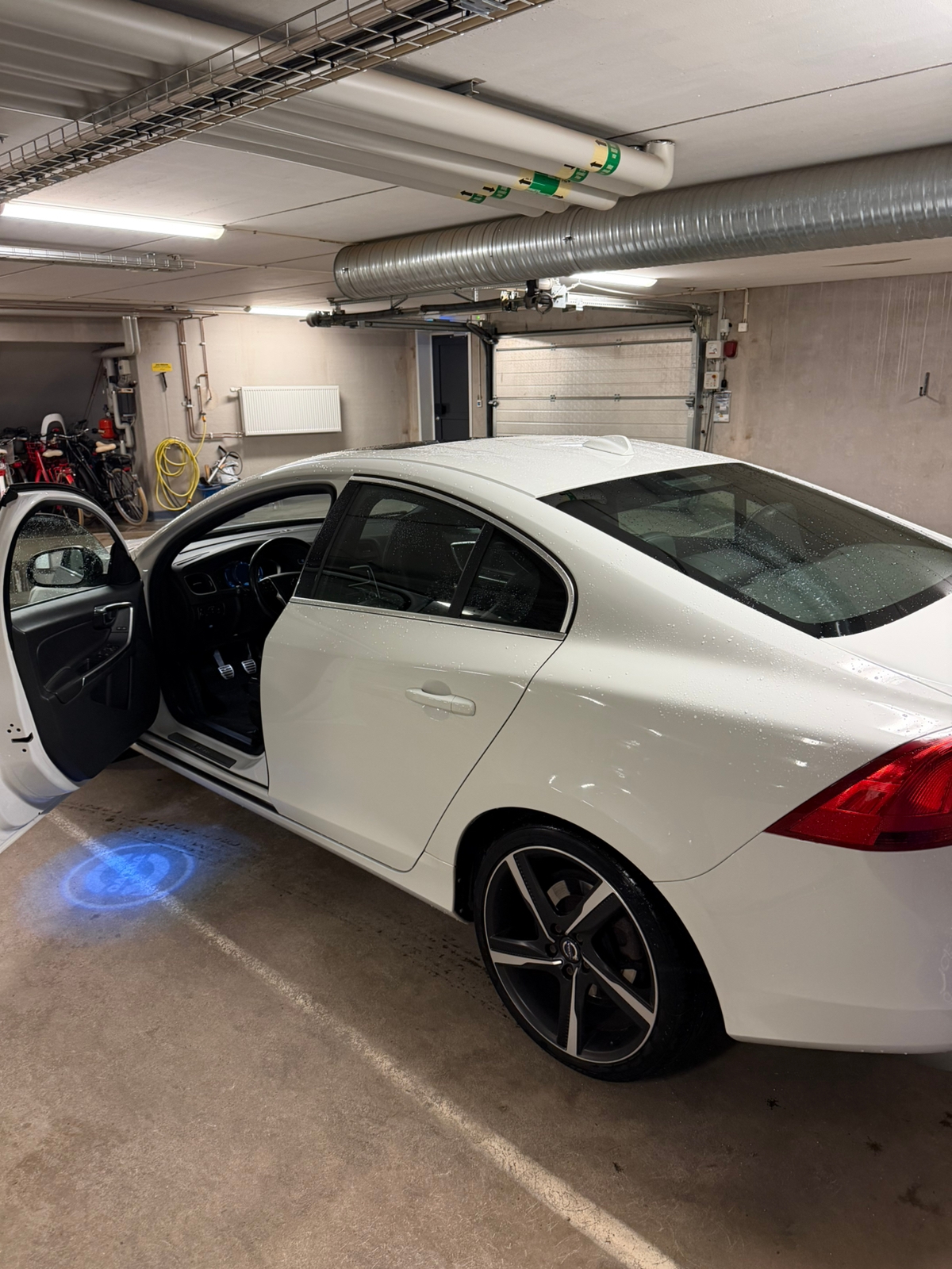 Volvo S60 D4 Manuell R-Design 2016, bild 3/7