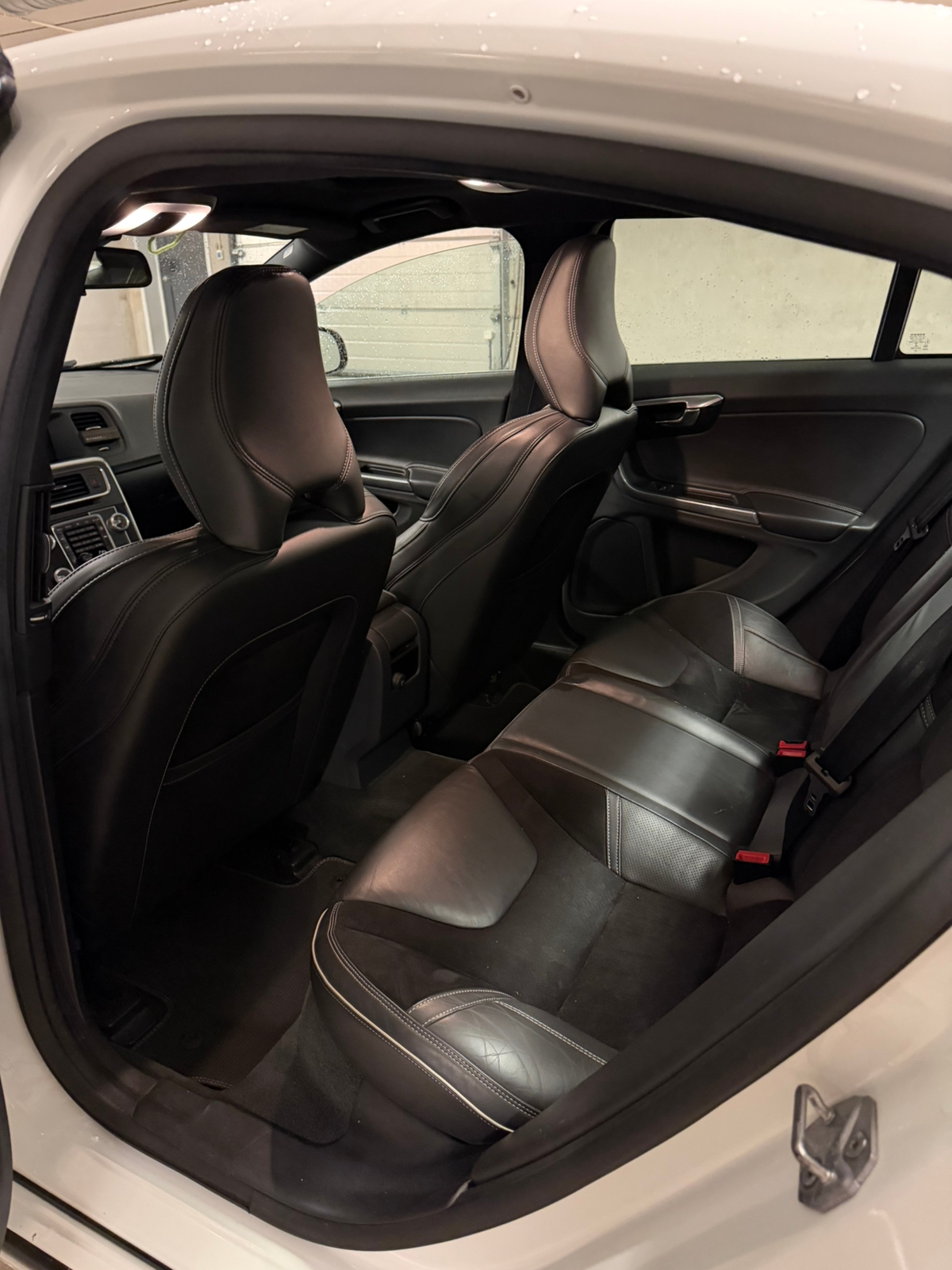 Volvo S60 D4 Manuell R-Design 2016, bild 6/7