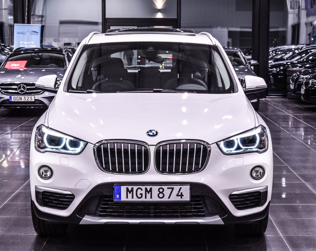 BMW X1 sDrive18d Steptronic xLine 2016, bild 3/10