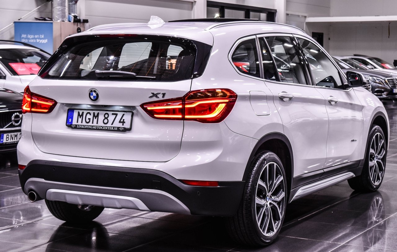 BMW X1 sDrive18d Steptronic xLine 2016, bild 7/10