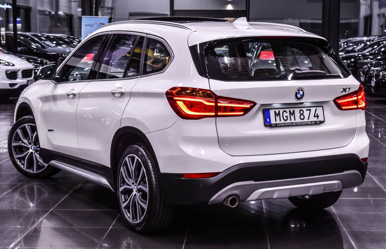 BMW X1 sDrive18d Steptronic xLine 2016, bild 2/10