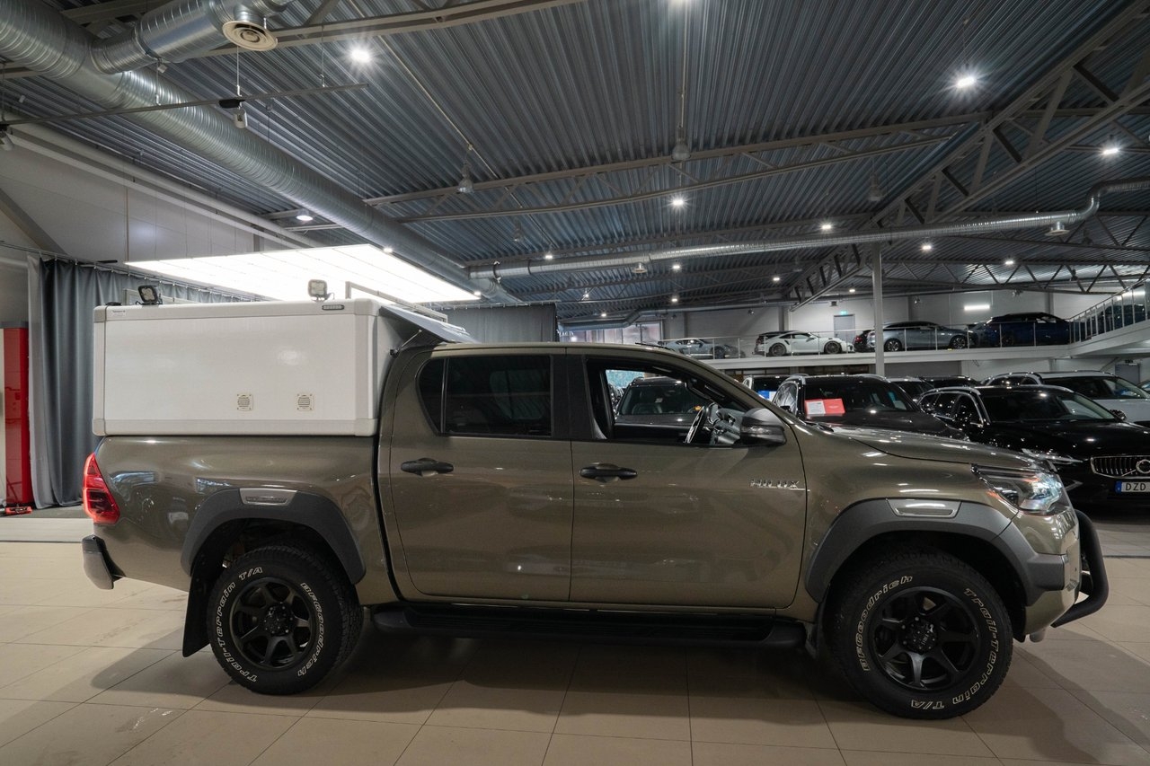 Toyota HiLux 2021, bild 7/10