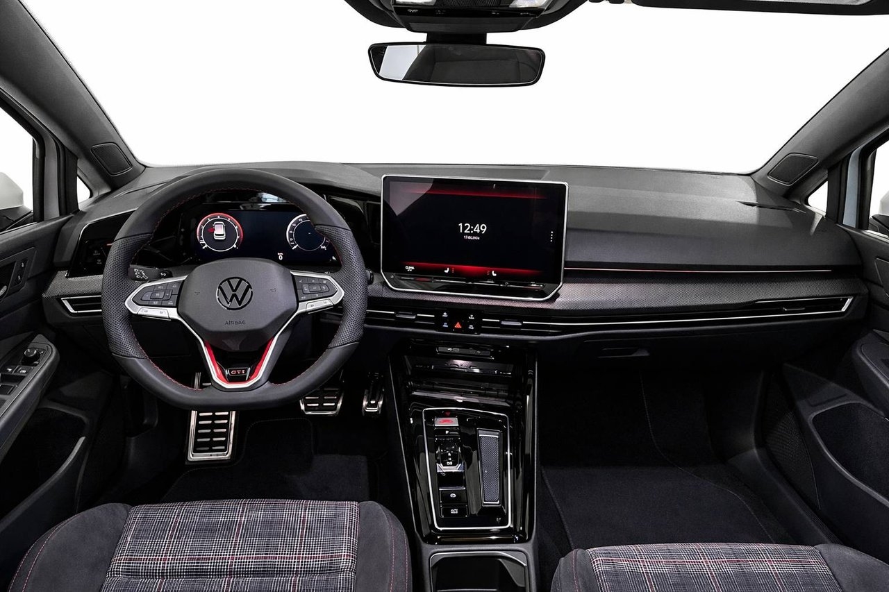 Volkswagen Golf GTI 265 hk 2027, bild 7/8